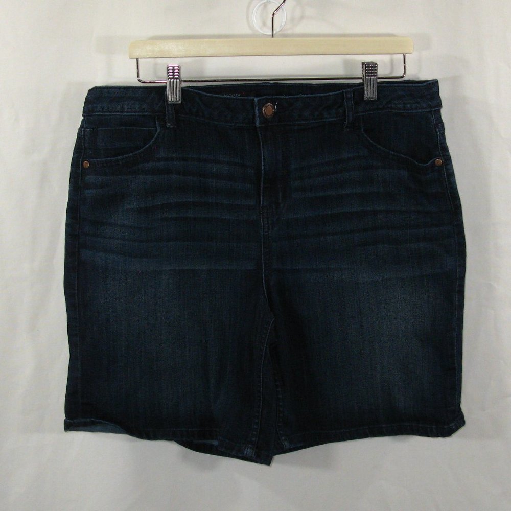 Simply Vera Wang midrise jean shorts - Size 16 - Like New